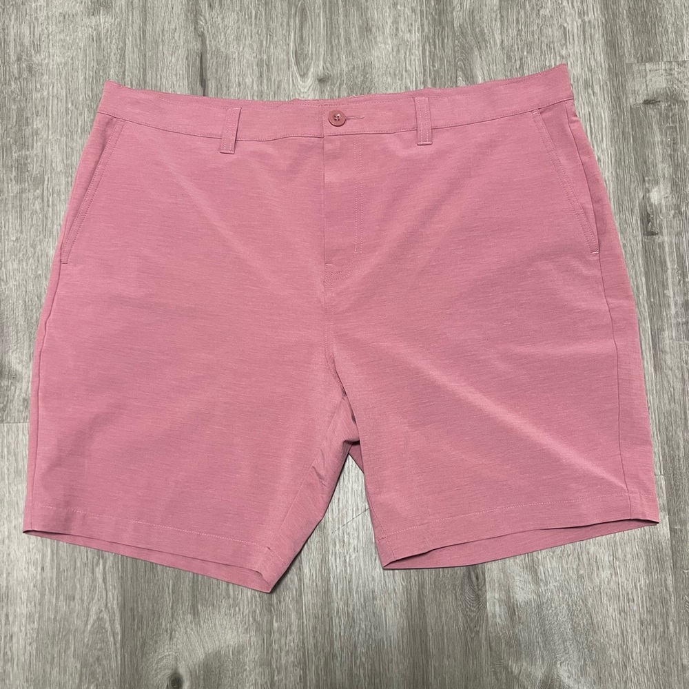 Travis Mathew Pink Flat Front Shorts, like new,‎ size 40